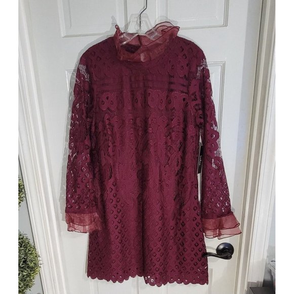 Lulu's Women's Burgundy Lace Long Sleeve Dress Lined Keyhole Back Size Large NWT - Picture 6 of 12